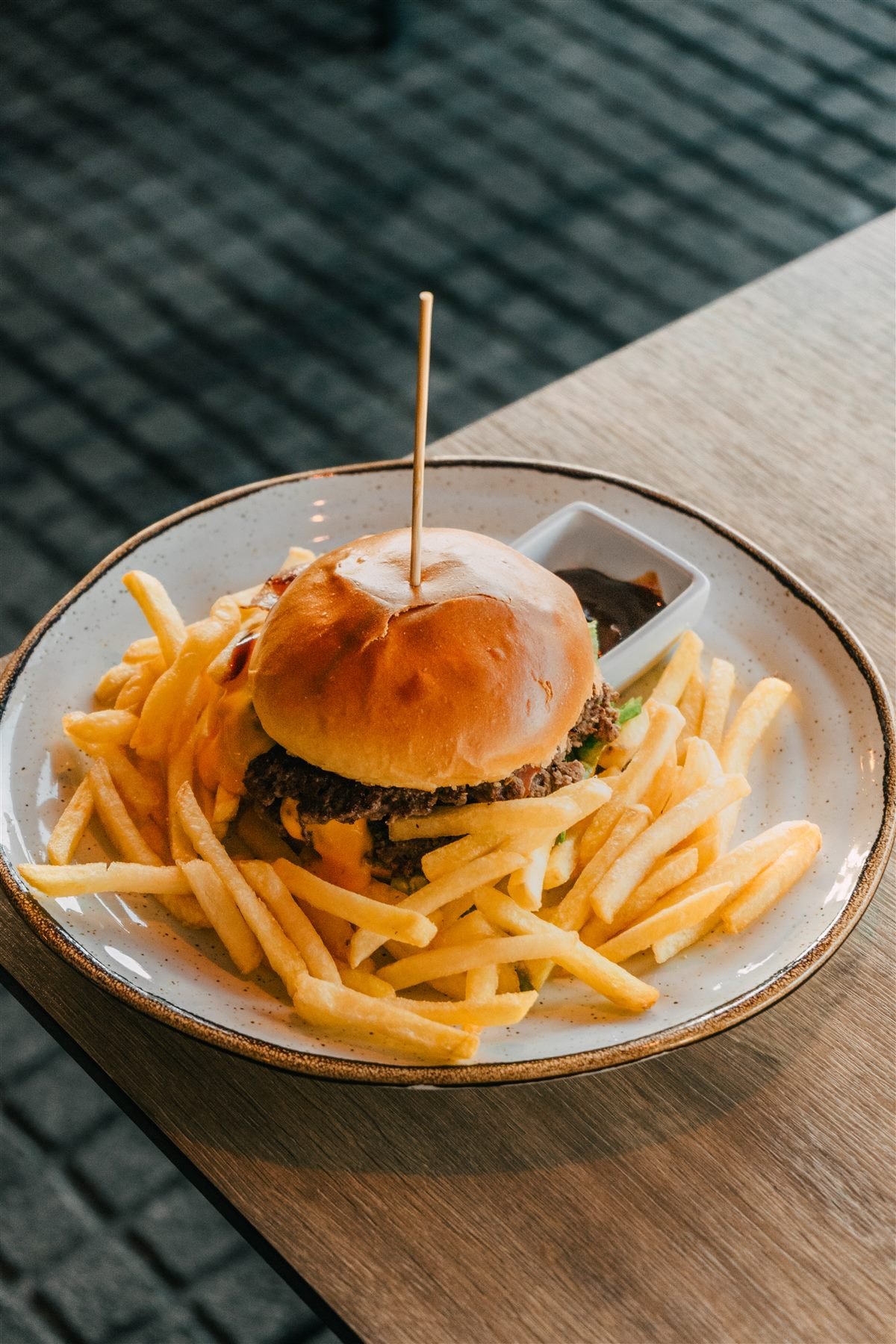 Burger e batata frita